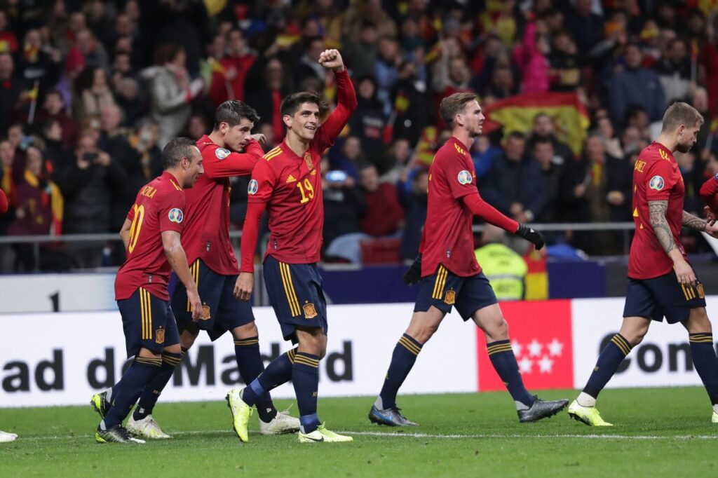 Gerard Moreno celebra uno de los goles anotados con España frente a Rumanía