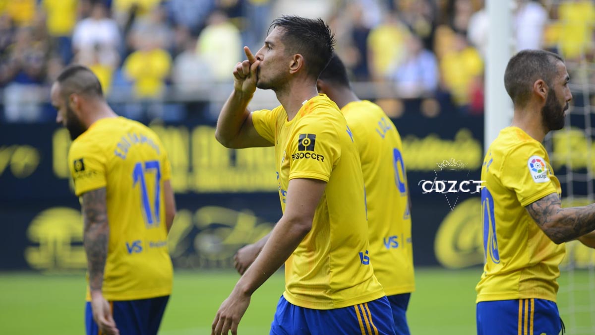 Marcos Mauro celebra el gol que supuso el 1-0