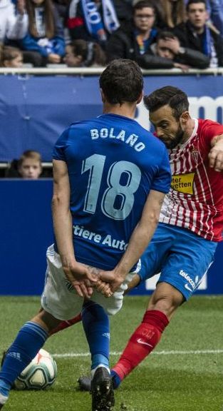 Molinero frente a Bolaño en el derbi del pasado domingo