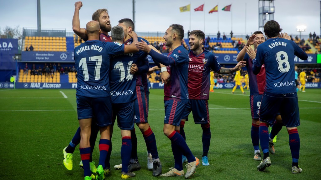 Jugadores del Huesca celebran un gol