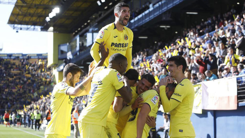 El Villarreal CF celebra un gol en el Estadio de la Cerámica