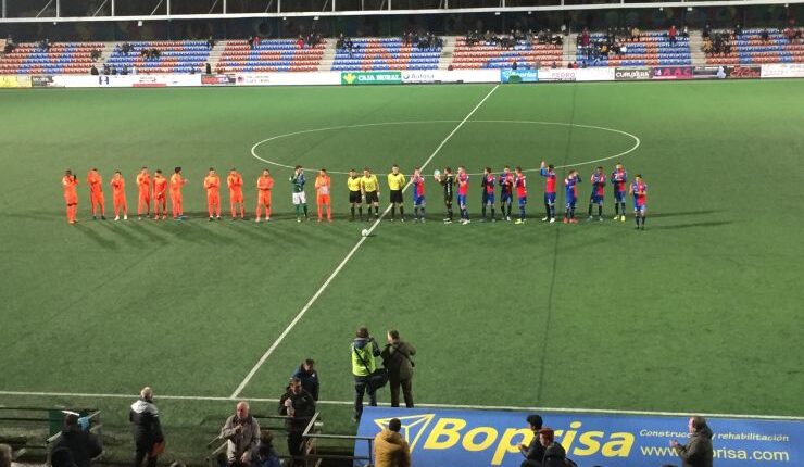 El Ebro venció por 2-3 en el Nuevo Ganzábal de Langreo