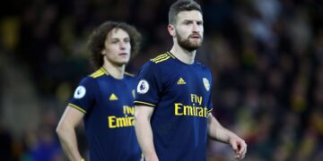 Mustafi en 2019 en su etapa en el Arsenal
