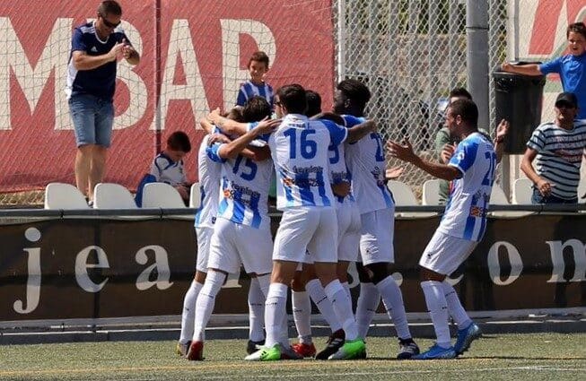 Ejea celebrando un gol