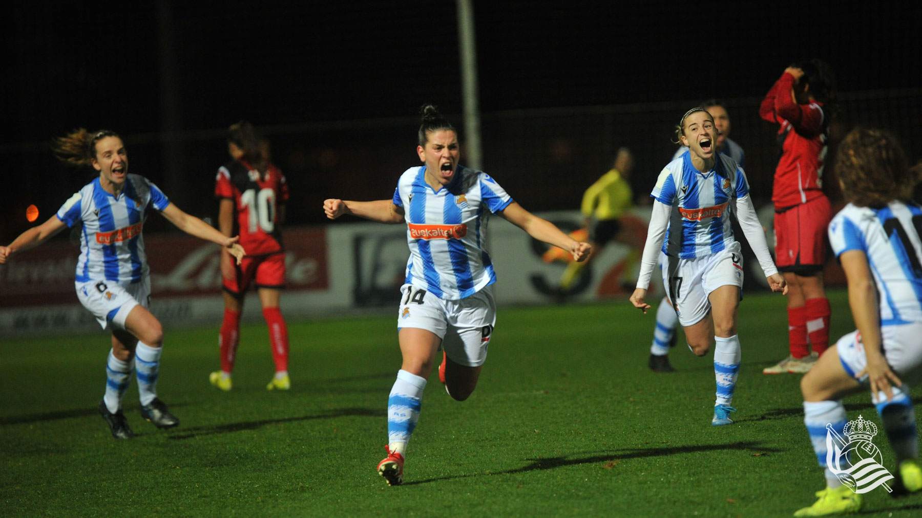 Las jugadoras de la Real Sociedad celebrando un gol esta temporada // Vía: Real Sociedad