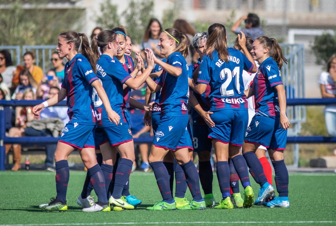Las jugadoras del Levante celebrando un gol esta tempporada. // Vía: Levante UD Femenino