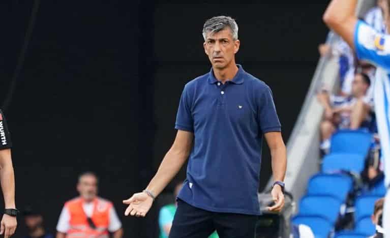 Alguacil, dirigiendo al equipo frente al Atlético de Madrid.
Fuente: www.realsociedad.eus