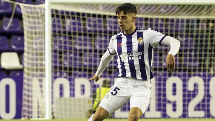 Álvaro Aguado en un partido la pasada campaña con el Real Valladolid