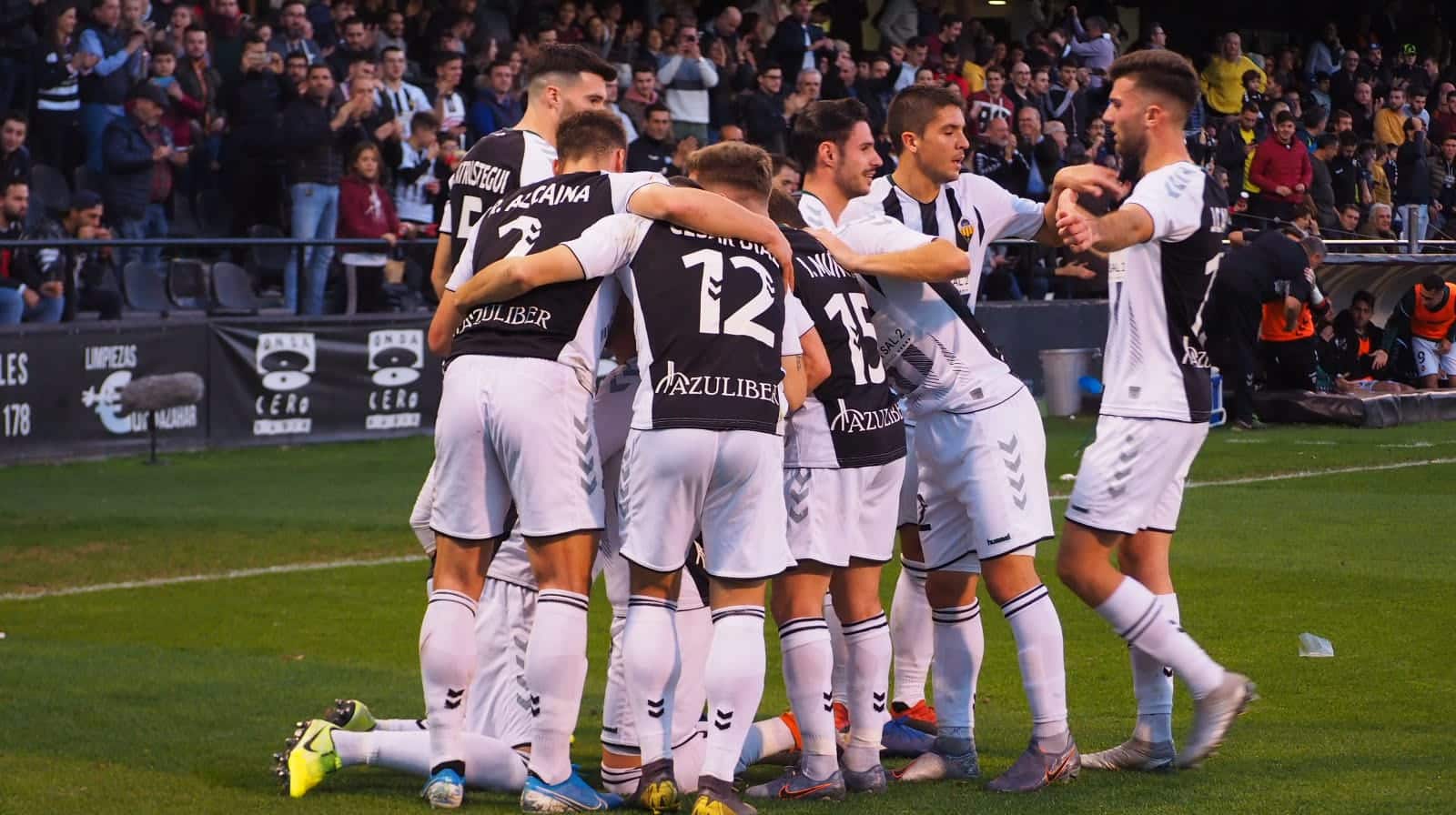 El Castellón celebra uno de los goles en el partido frente a la UE Cornellà