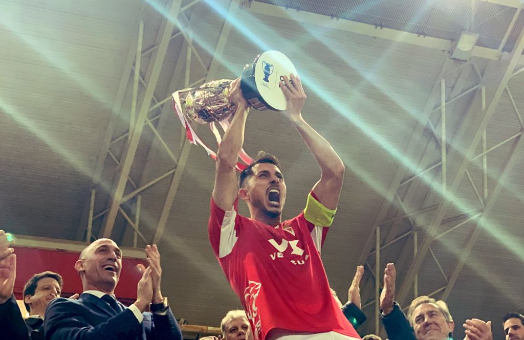 El Real Murcia levanta la Copa RFEF que le corona como campeón de la edición 2019