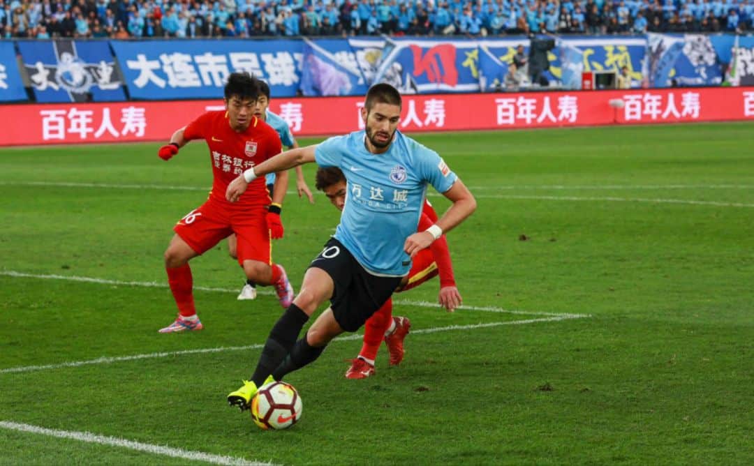 Yannick Carrasco. Dalian Yifang