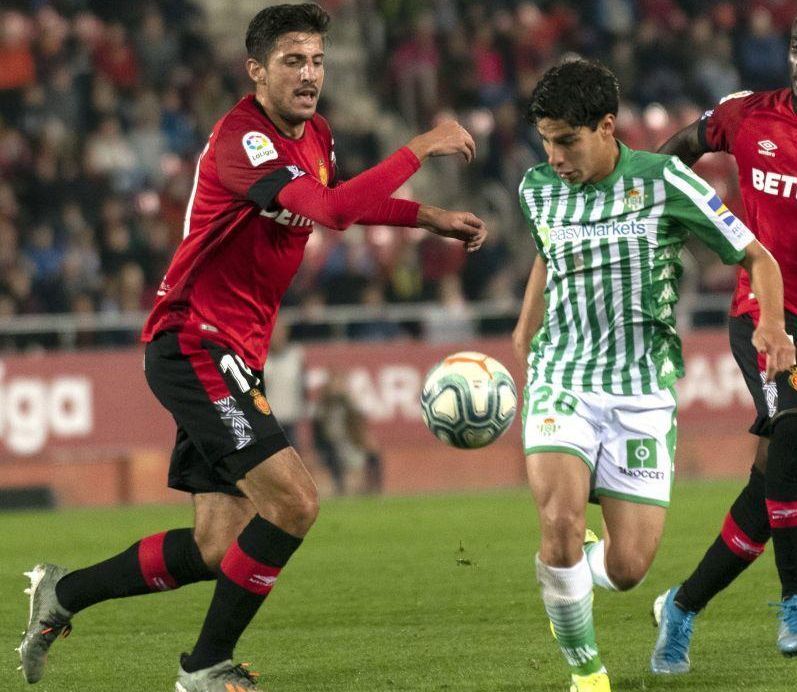 Pablo Chavarría en un partido con el RCD Mallorca