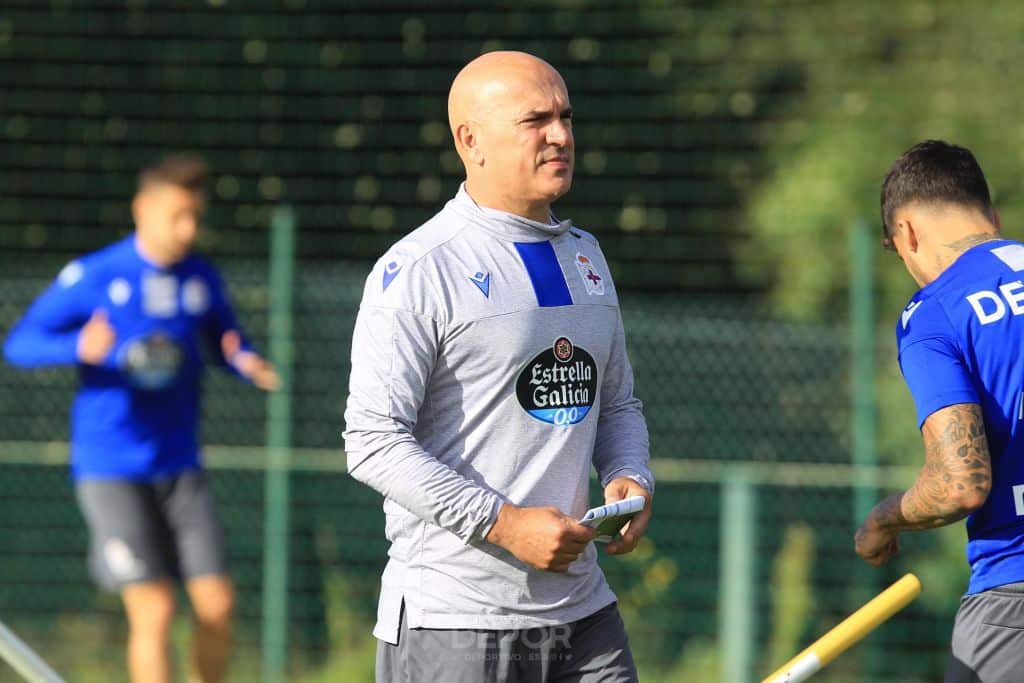 Luis César Sampedro en un entrenamiento con el Deportivo