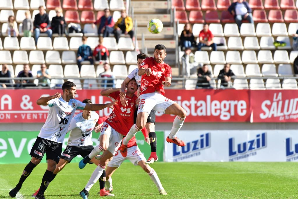 Lance el encuentro entre Murcia y Yeclano