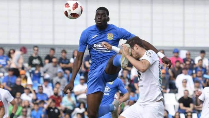 Randy Nteka en un partido con el Fuenlabrada