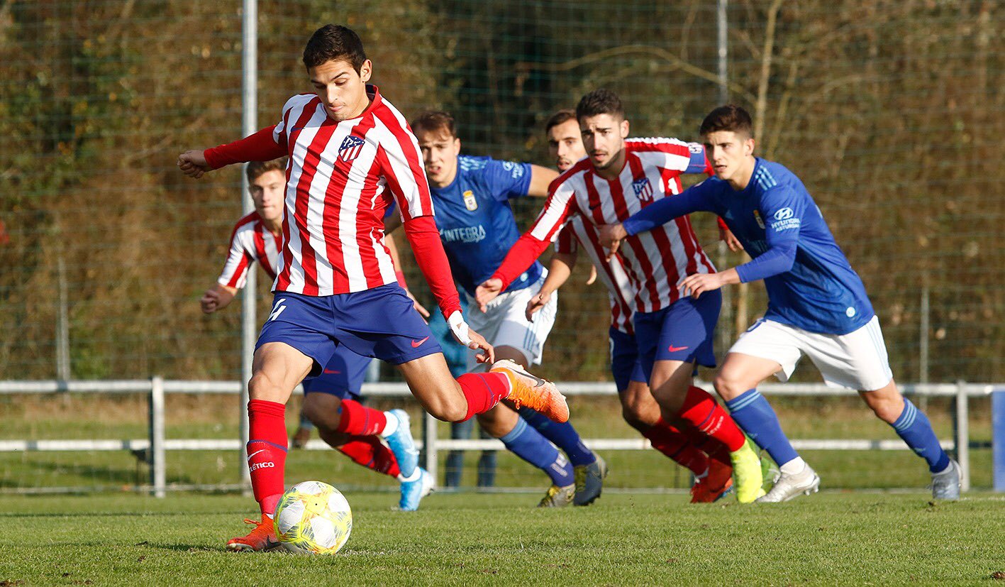 Sanabria ejecuta el penalti que supuso el 0-1 momentáneo