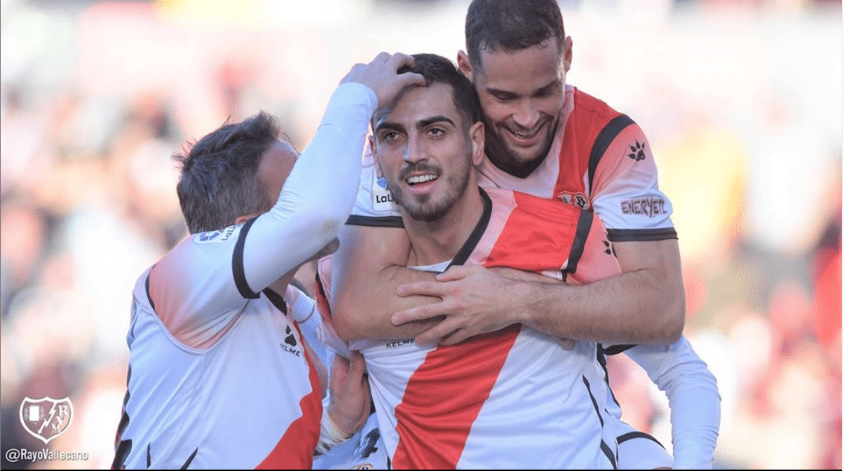 Catena celebrando su gol con el Rayo ante el Girona