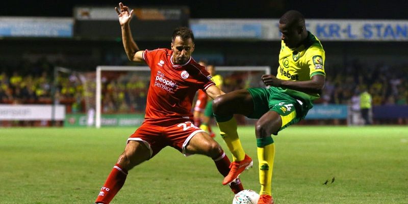 Amadou durante un partido frente al Crawley Town | Imagen: Norwich City