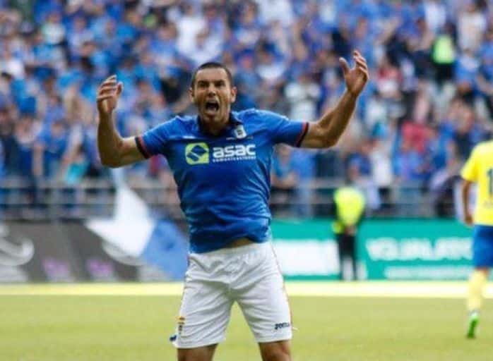 Diego Cervero celebra un gol con el Real Oviedo