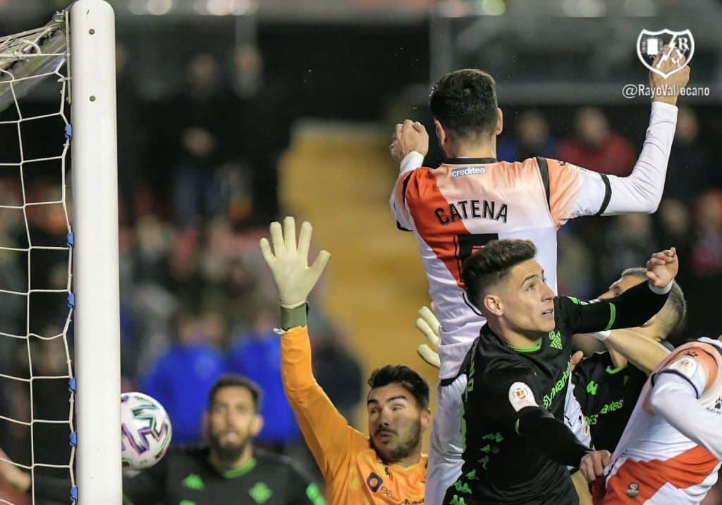 Momento del gol de Catena que abría el marcador