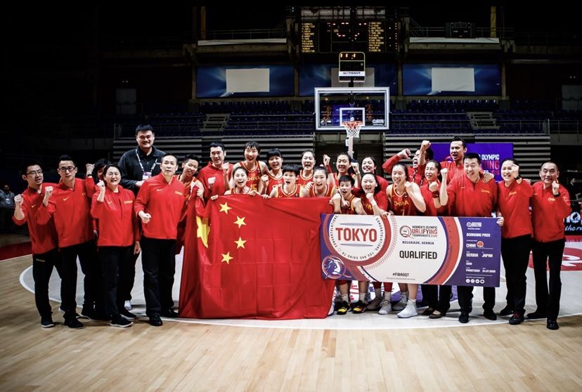 Selección China, posando con su pase a Tokyo.
Fuente imagen: FIBA