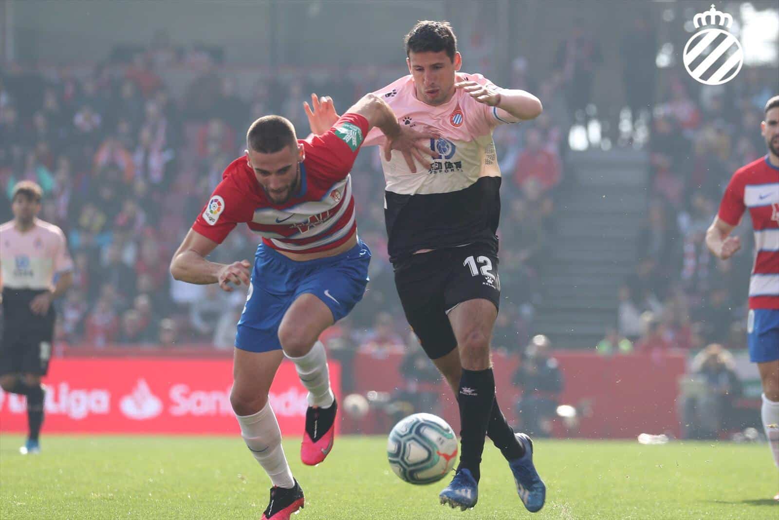 Partido muy disputado en la mañana del sábado en el Nuevo Los Cármenes entre Granada y Espanyol