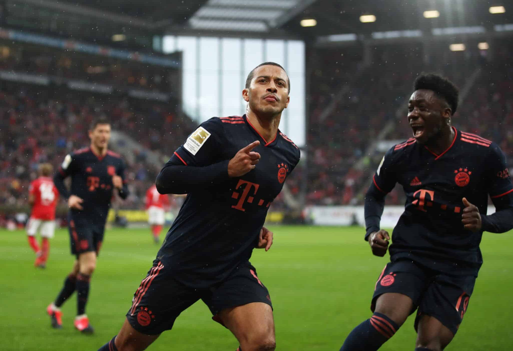 Celebración del gol e Thiago. Vía: fcbayern.com
