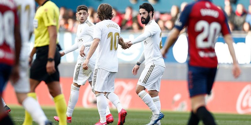 Modric felicita a Isco por su gol | Imagen: Real Madrid