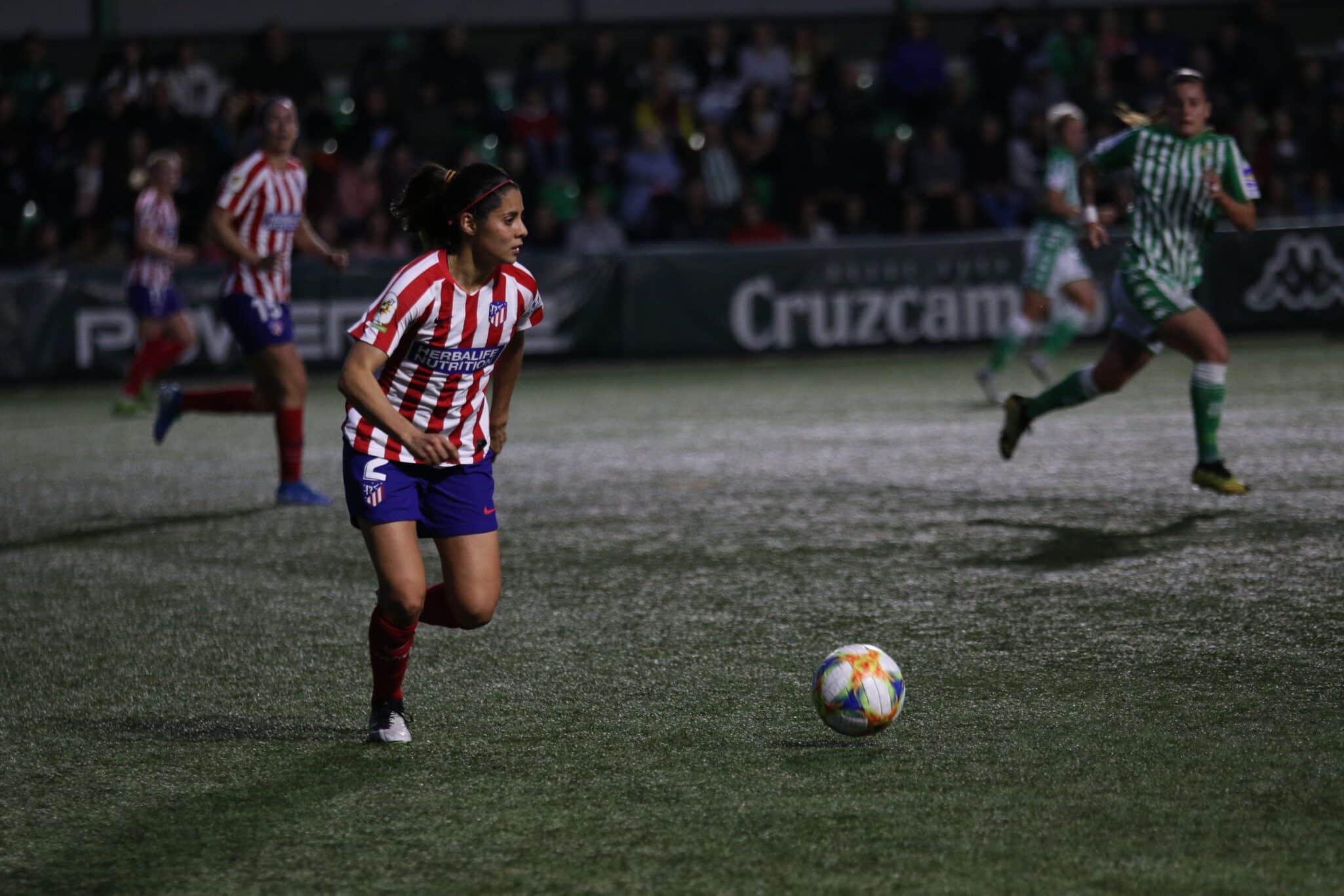 Sorpresa en el Luis del Sol: las béticas, a cuartos.
Fuente: https://twitter.com/AtletiFemenino/status/1227662101386342401/photo/1