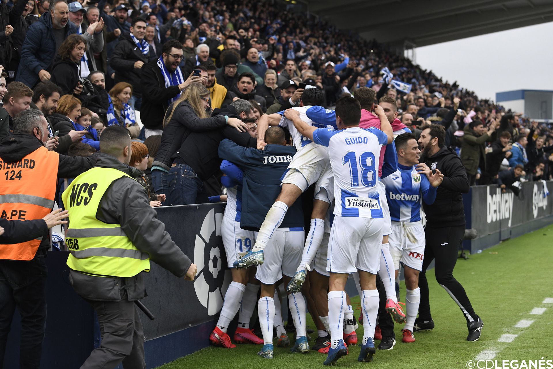 Celebración del gol de Óscar que daba la victoria al CD Leganés frente a la Real Sociedad