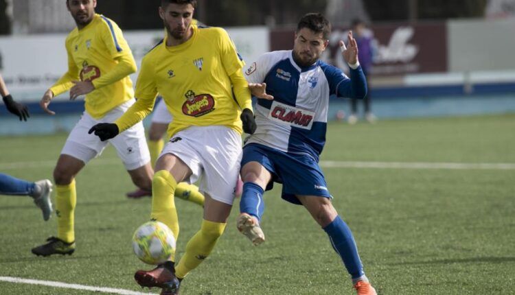 Lance del partido entre el Ebro y el Ejea.