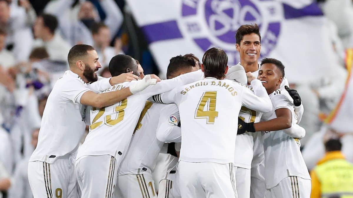 Los jugadores blancos celebran un gol durante la presente temporada. (@realmadrid)