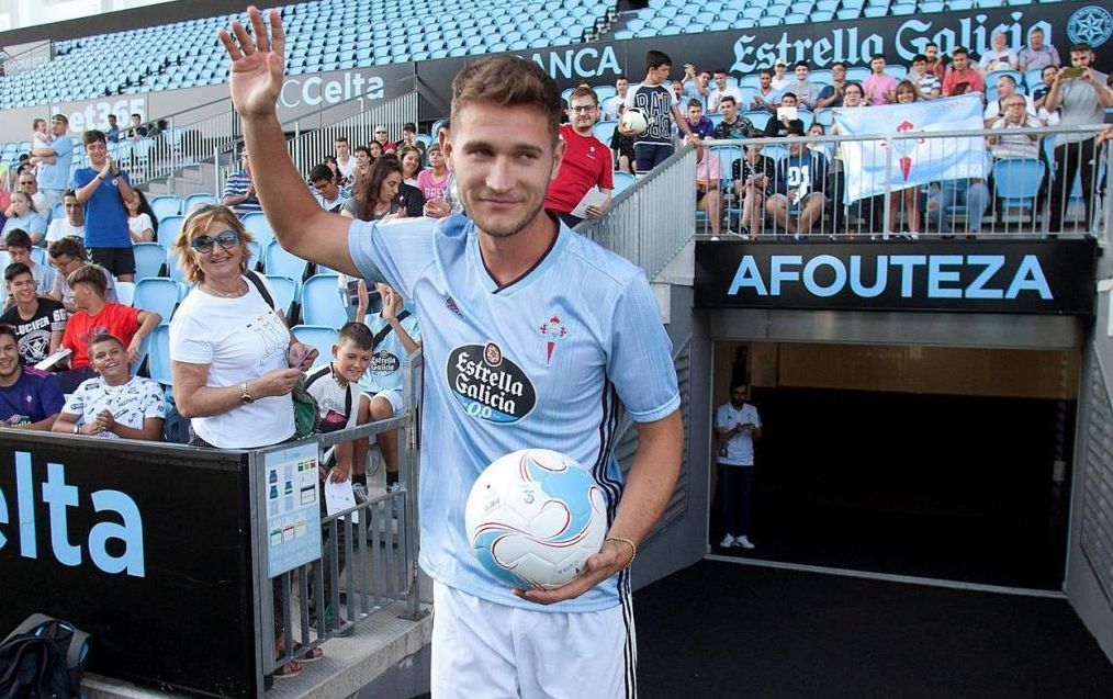 Jorge Sáenz con la camiseta del Celta