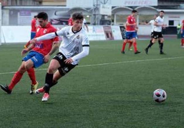 Davo Fernández en un partido con el Caudal