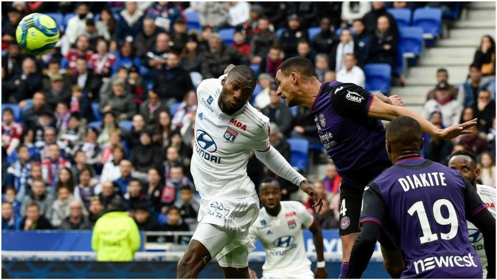 Karl Toko Ekambi con el Olympique de Lyon