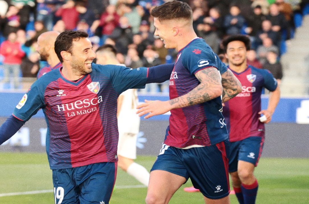 Jugadores del Huesca celebran el 1-0 frente al Fuenlabrada