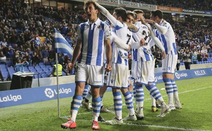 Real Sociedad celebra un gol