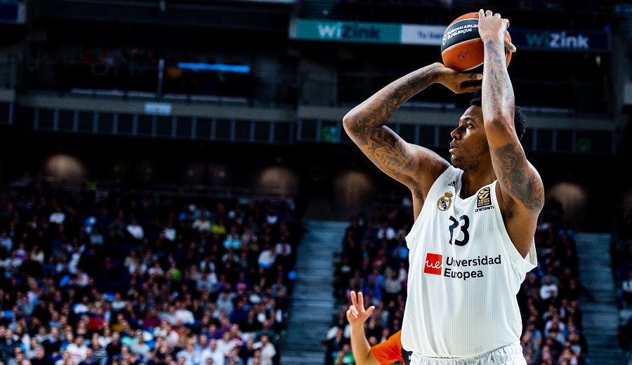 MADRID, SPAIN - DECEMBER 13: Trey Thompkins, #33 center of Real Madrid in action during the 2018/2019 Turkish Airlines Euroleague Regular Season Round 12 game between Real Madrid and FC Barcelona Lassa at Wizink Arena on December 13, 2018 in Madrid, Spain. (Photo by Sonia Canada/Getty Images)