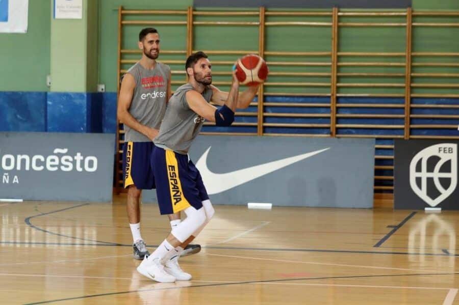 Rudy Fernández lanza a canasta en un entrenamiento de la Selección española. Foto: Federación de Baloncesto Española.
