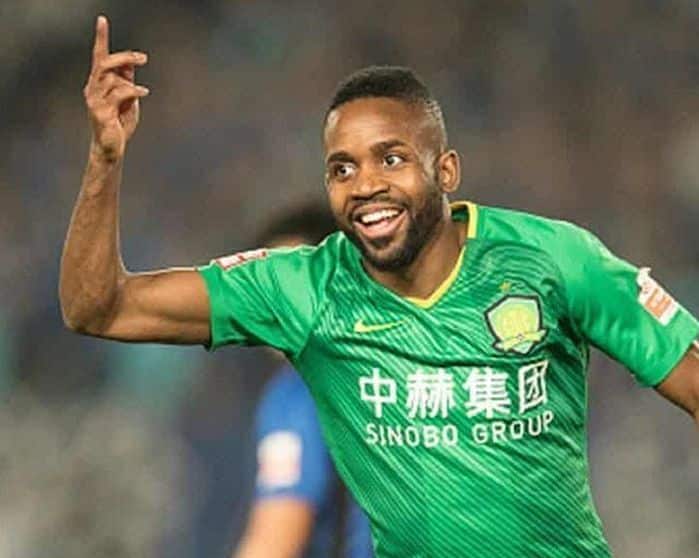 Cédric Bakambú en el Beijing Guoan