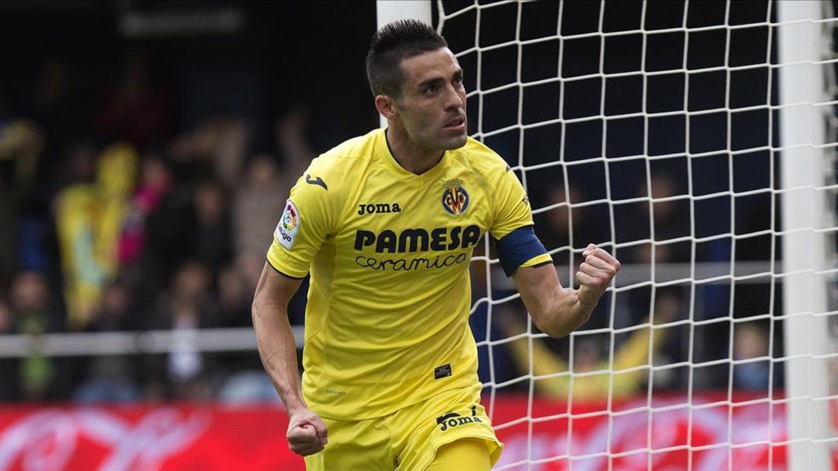 Bruno Soriano celebra un gol en un partido con el Villarreal