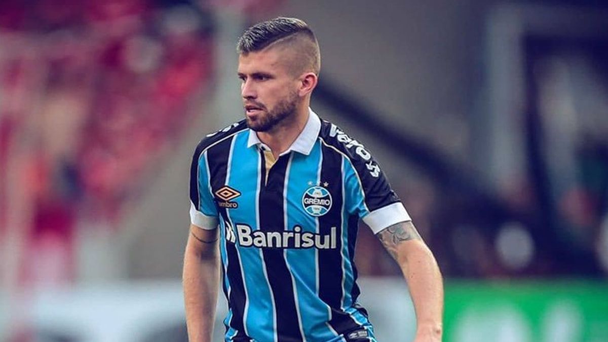 Caio Henrique en su úinico partido oficial con Gremio