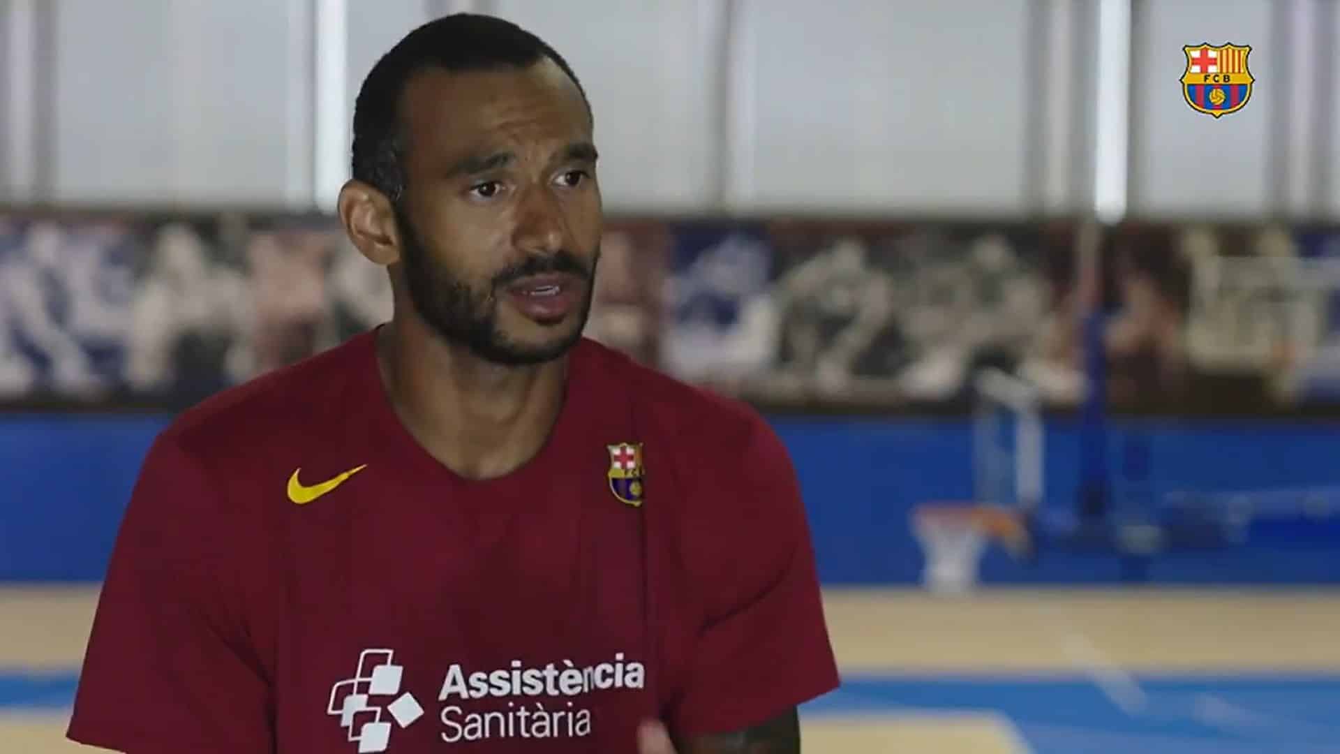 Adam Hanga en la entrevista (Fuente Twitter @FCBbasket)