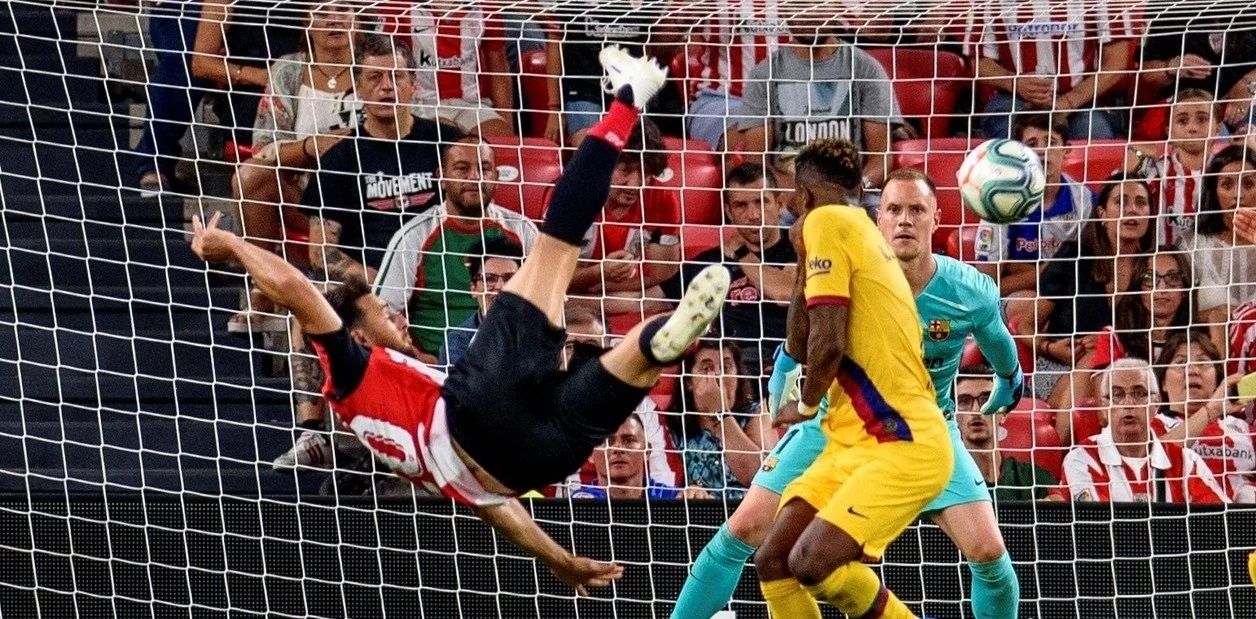 Gol de chilena de Aritz Aduriz este año frente al FC Barcelona