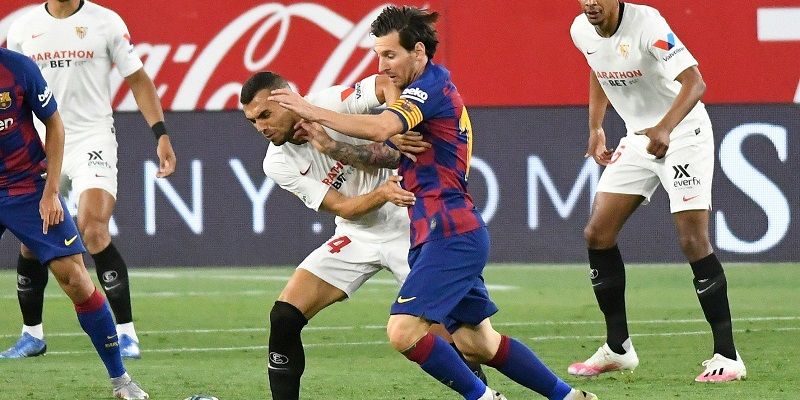 Messi lucha con Jordán por el esférico | Imagen: Sevilla FC