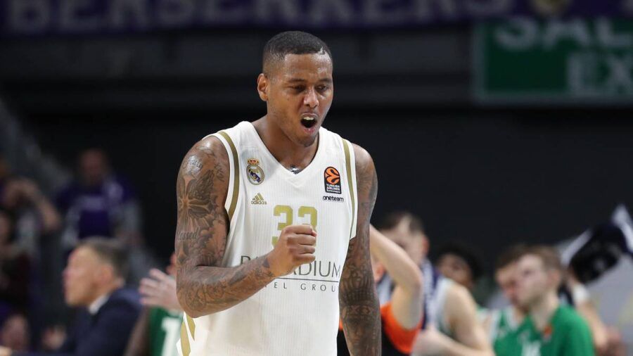 Trey Thompkins celebra una canasta en un Real Madrid - Zalgiris Kaunas. Foto: Turkish Airlines Euroleague.
