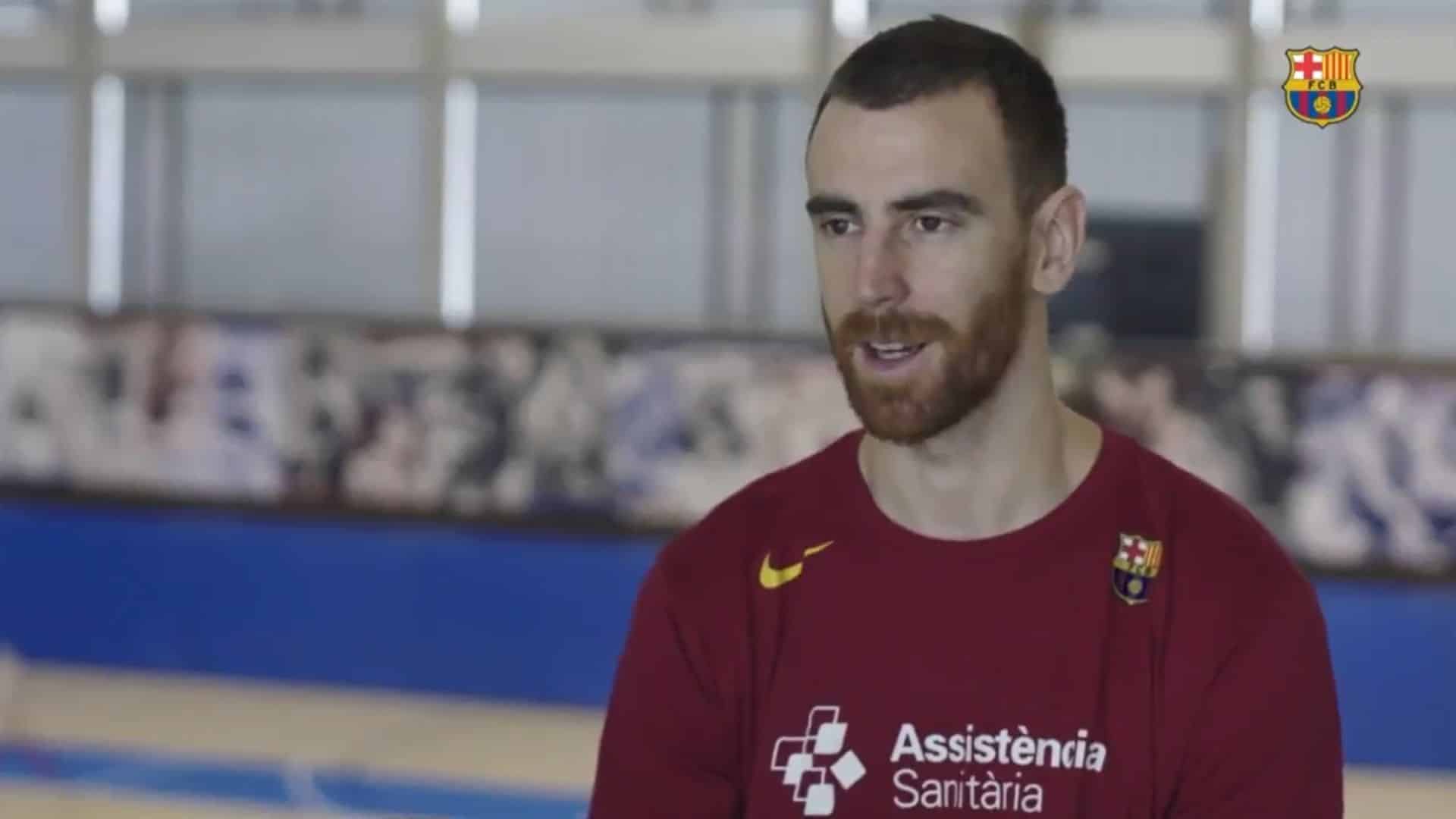 Victor Claver en la entrevista en los medios del Club (Fuente: Twitter @FCBbasket)