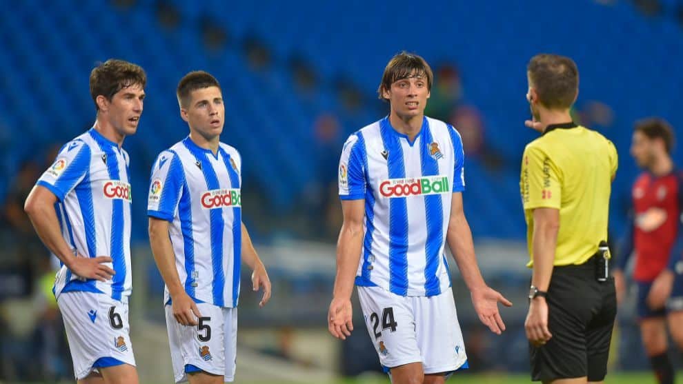 Le Normand, Elustondo y Zubeldia protestan el penalti ante Osasuna