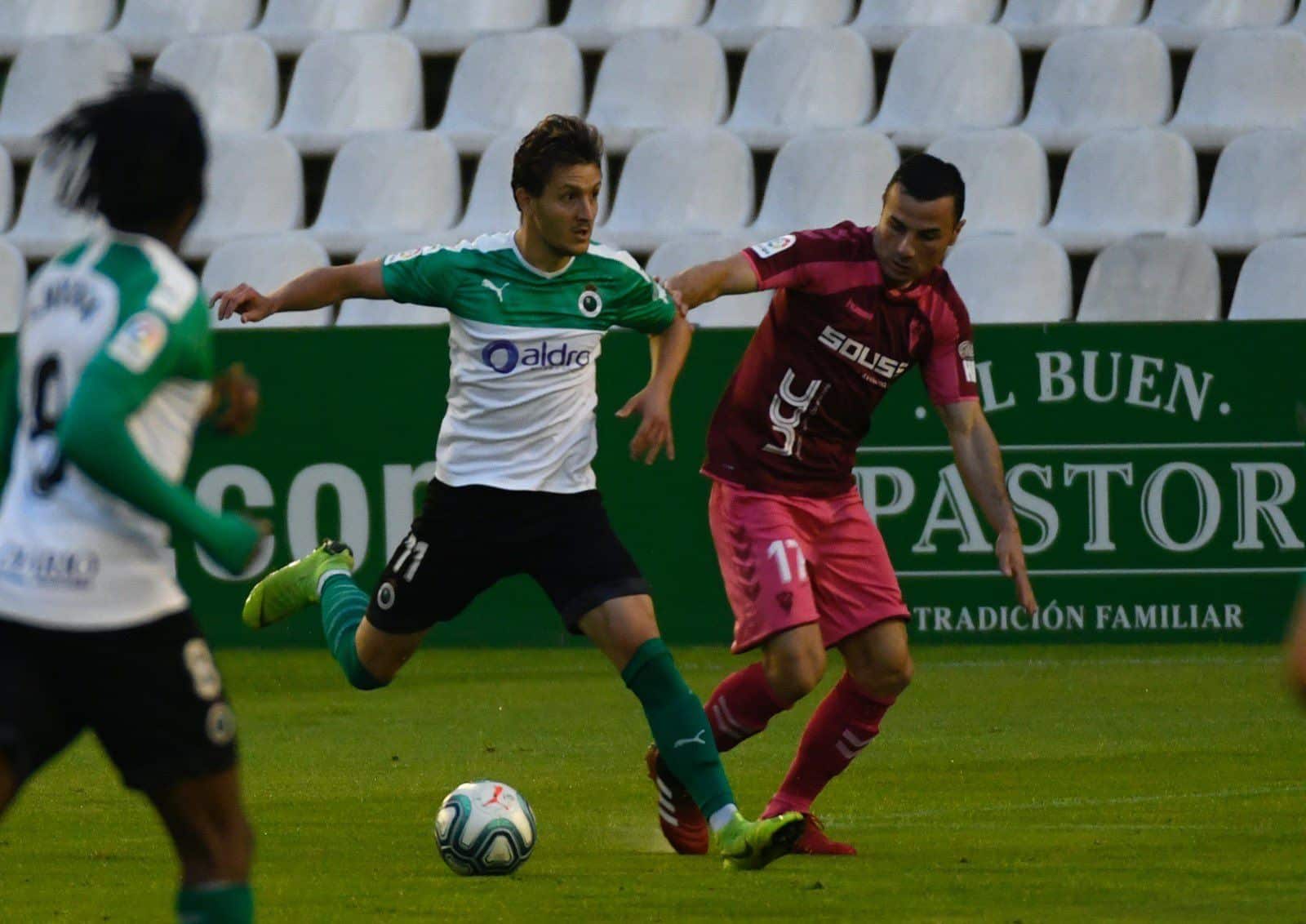 La lucha por la salvación enfrentó a dos equipos en la cuerda floja. Fuente: Racing de Santander.