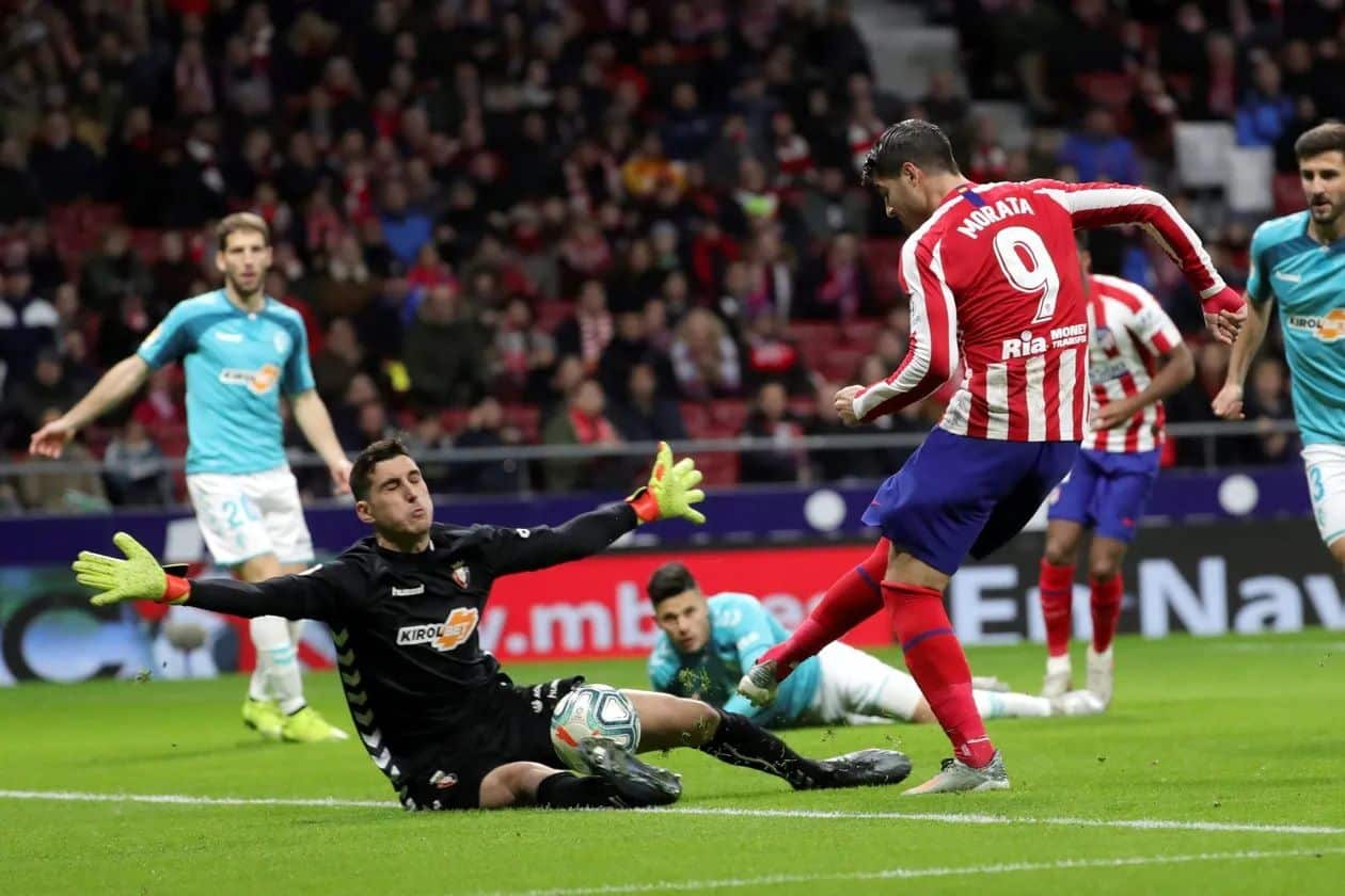 Sergio Herrera realizando una parada en un encuentro contra el Atlético de Madrid